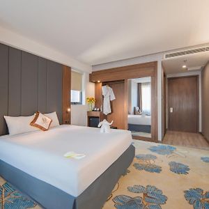 Premier Deluxe Double Balcony